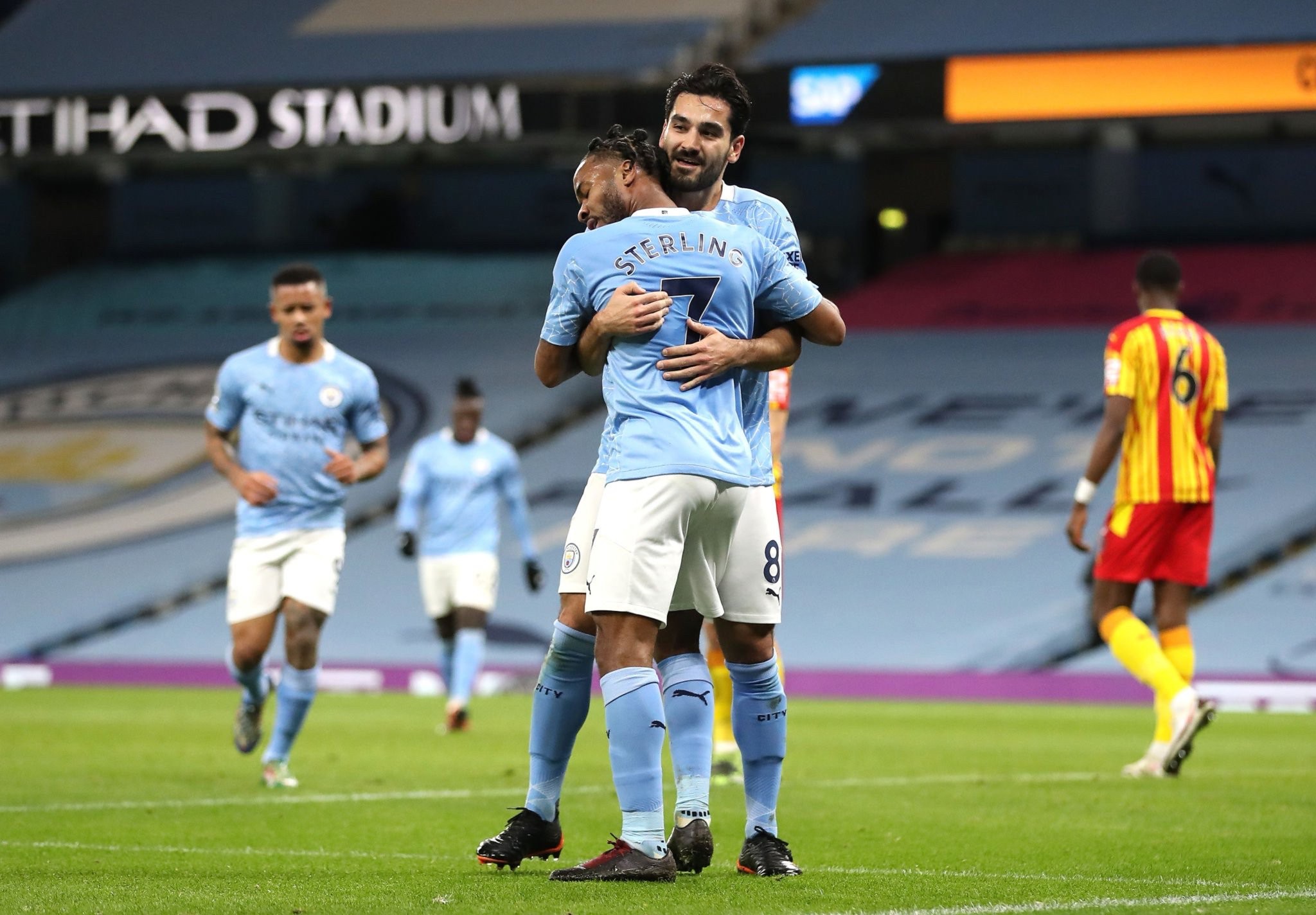 到她们在荧 到她们在荧