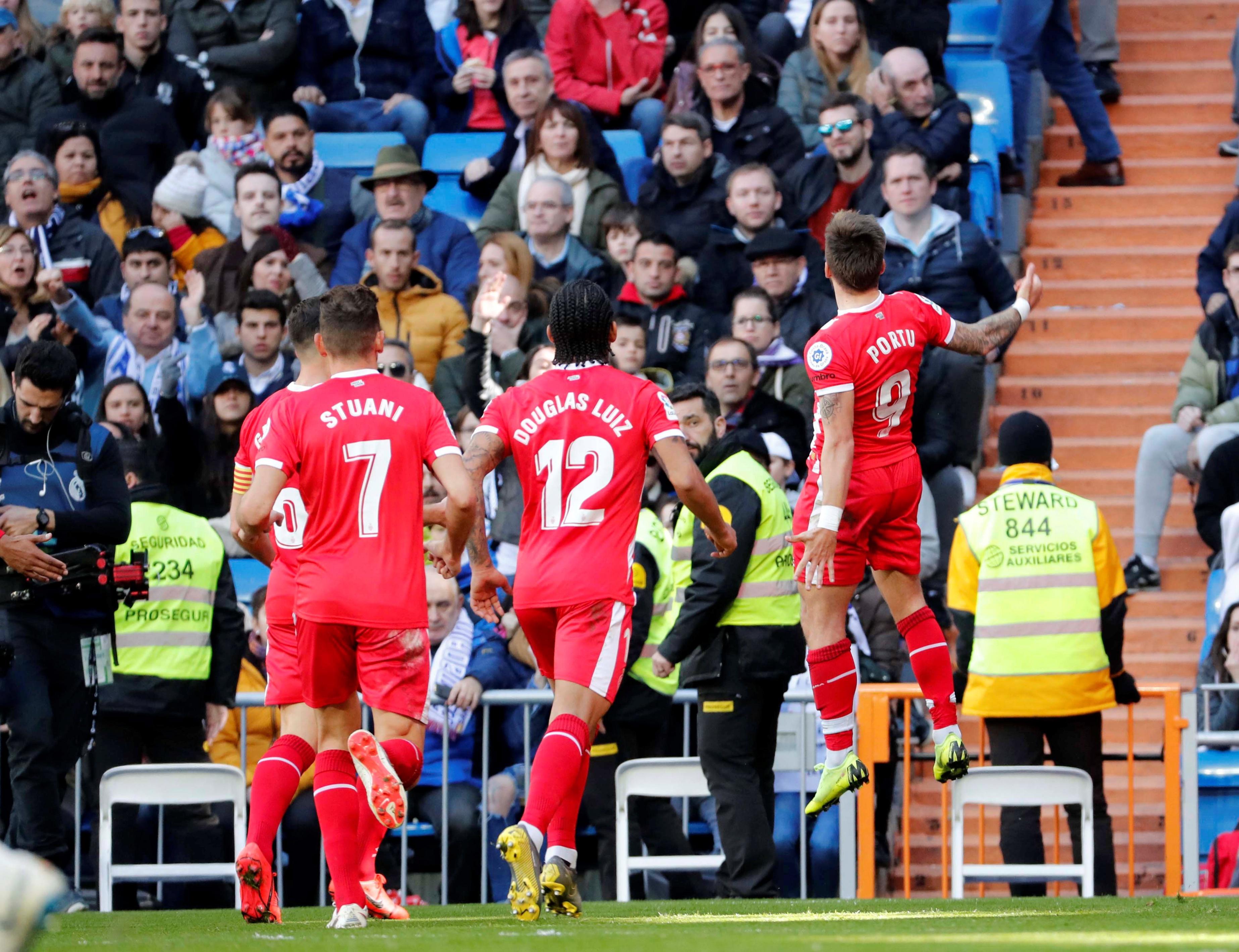 在此背景下 在此背景下